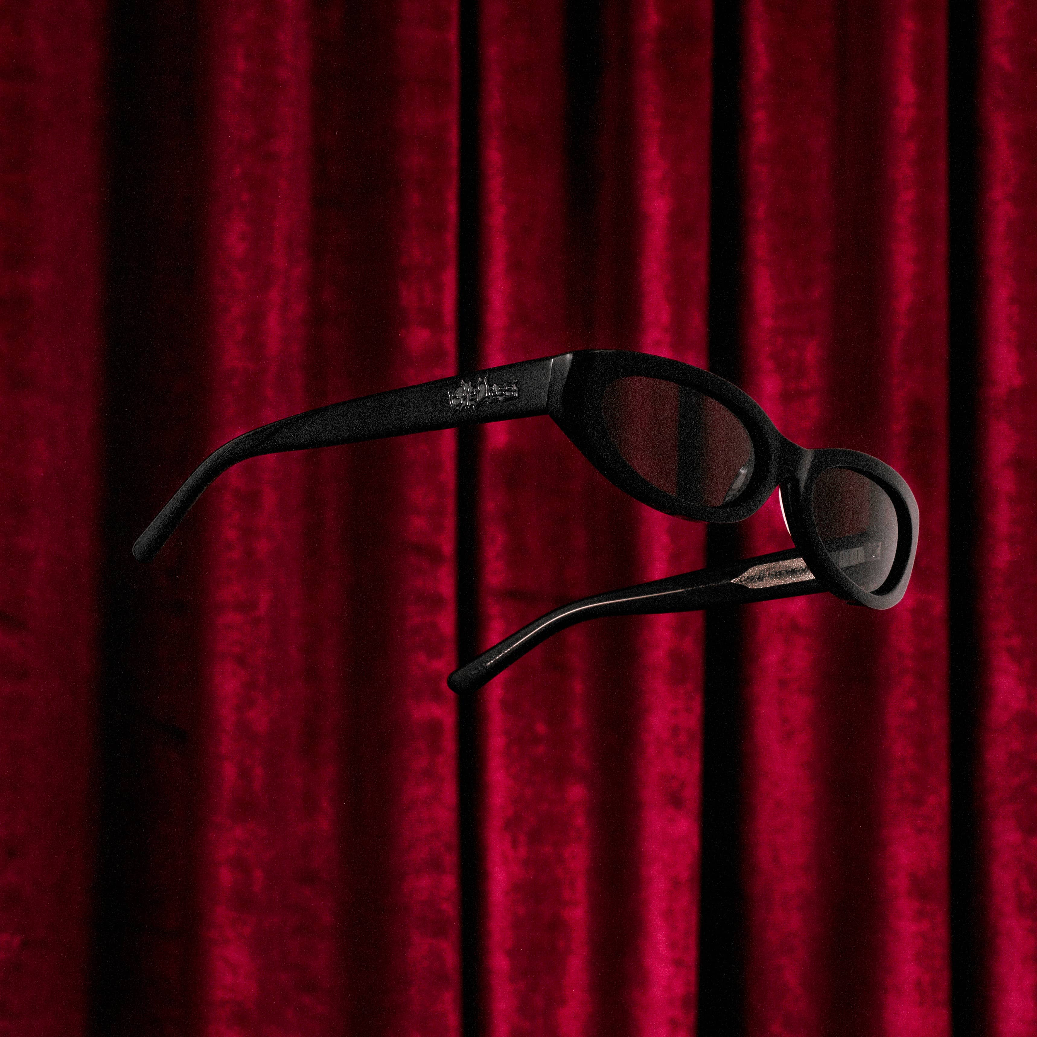 The Eyedress Oval - Black Bio - Image 12